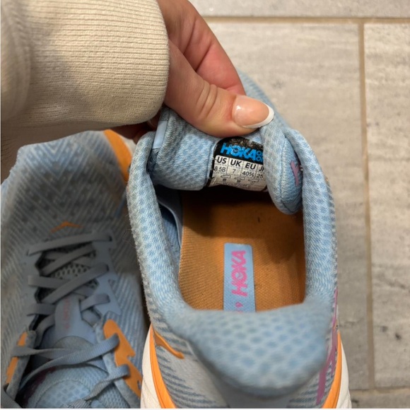 Blue Hoka Clifton 9 - Picture 4 of 6